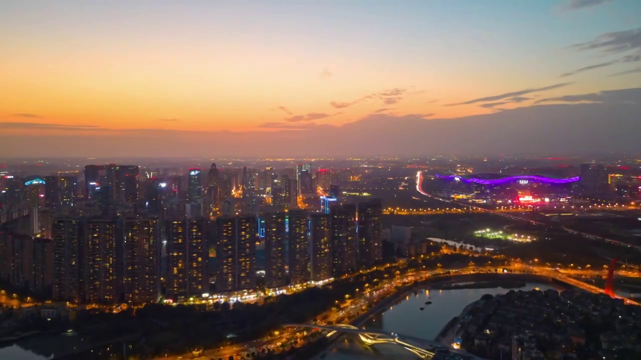 航拍成都高新区世纪城交通道路夜景城市视频素材