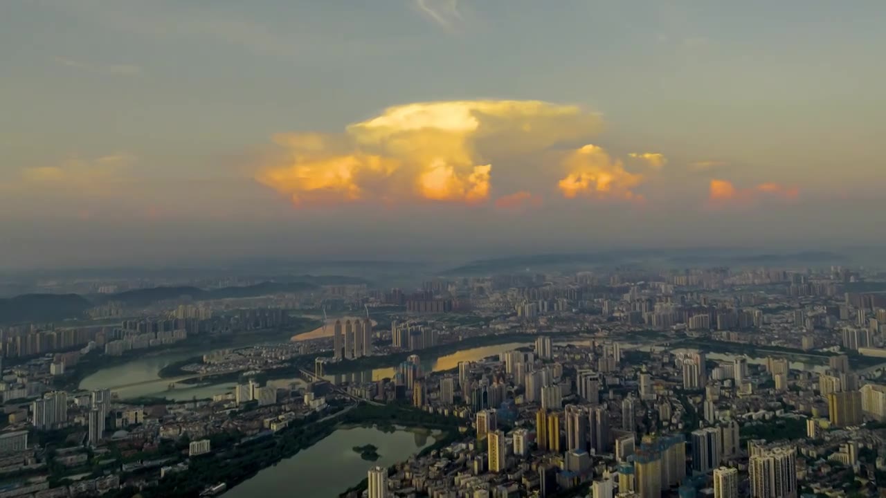 4K延时航拍南宁云层下的风景（合集）视频素材画面1