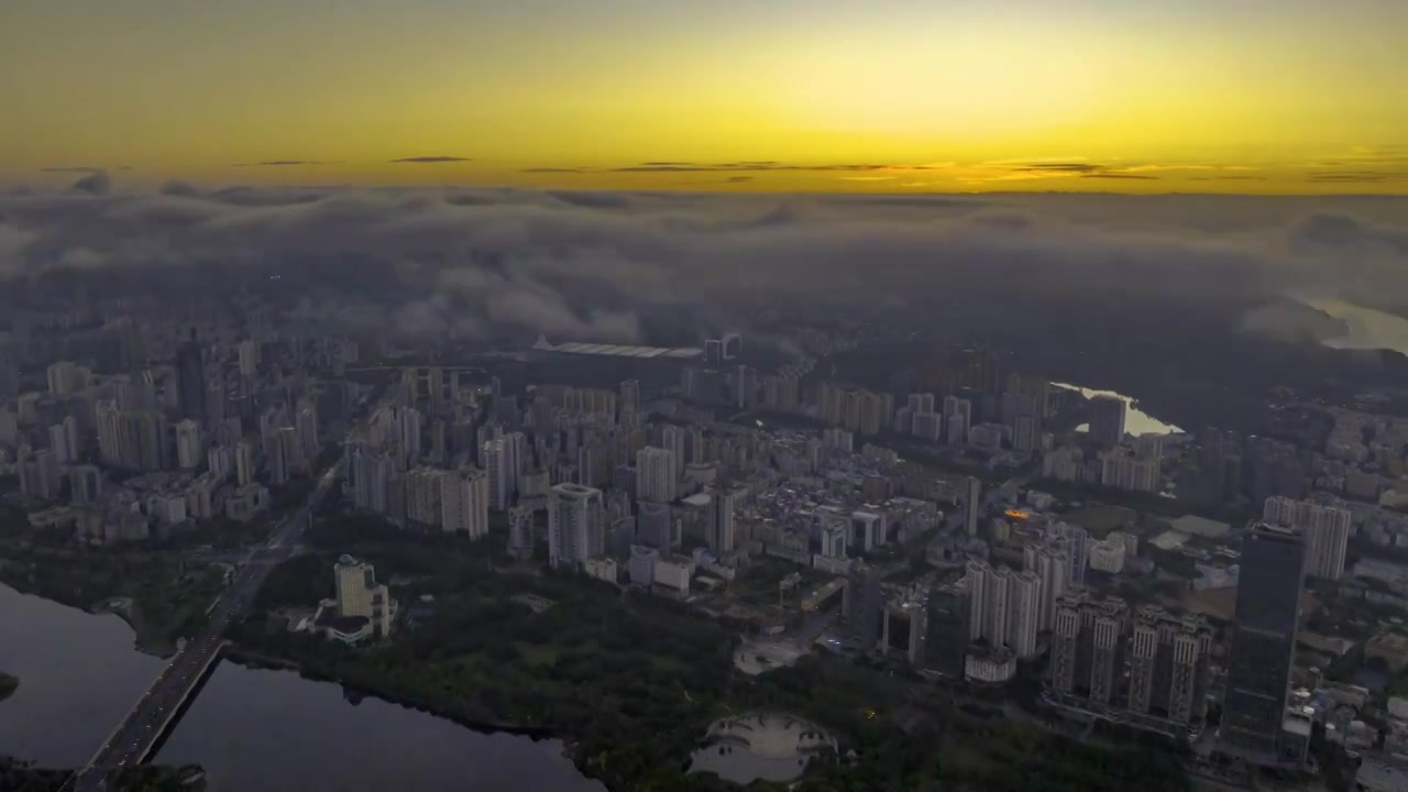 4K延时航拍南宁云层下的风景（合集）视频素材画面2