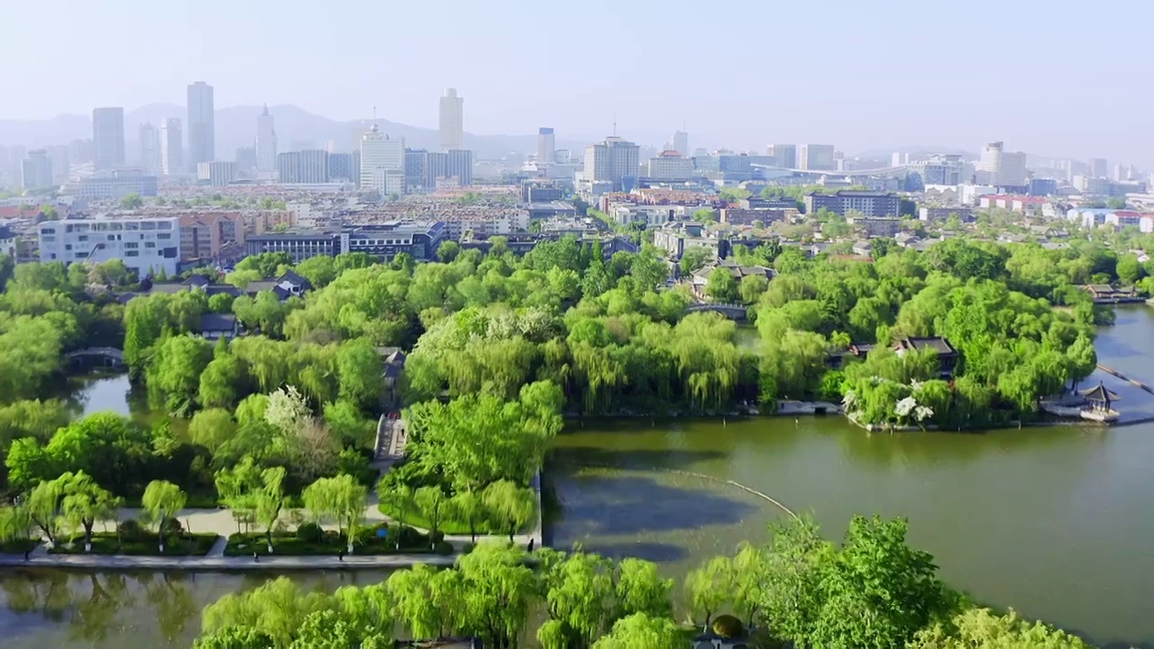 航拍山东省济南市大明湖视频素材