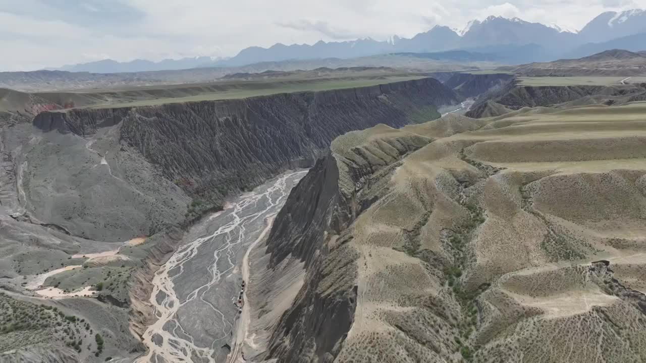 航拍安集海大峡谷视频素材