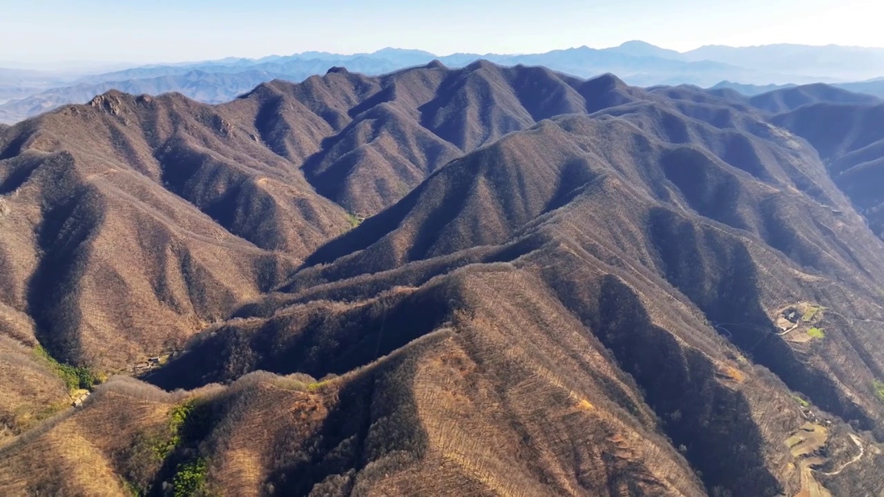 冬季群山连绵天际线视频素材