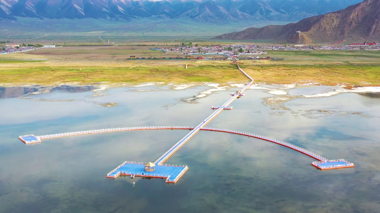 航拍4K ：新疆哈密  巴里坤 高家湖 湖泊 湿地 草原风光视频素材