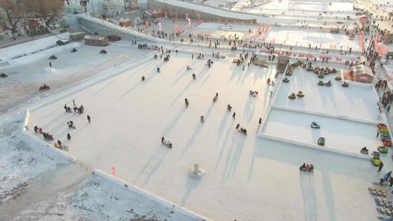 冰雪乐园 游乐园 哈尔滨松花江冰雪嘉年华视频素材