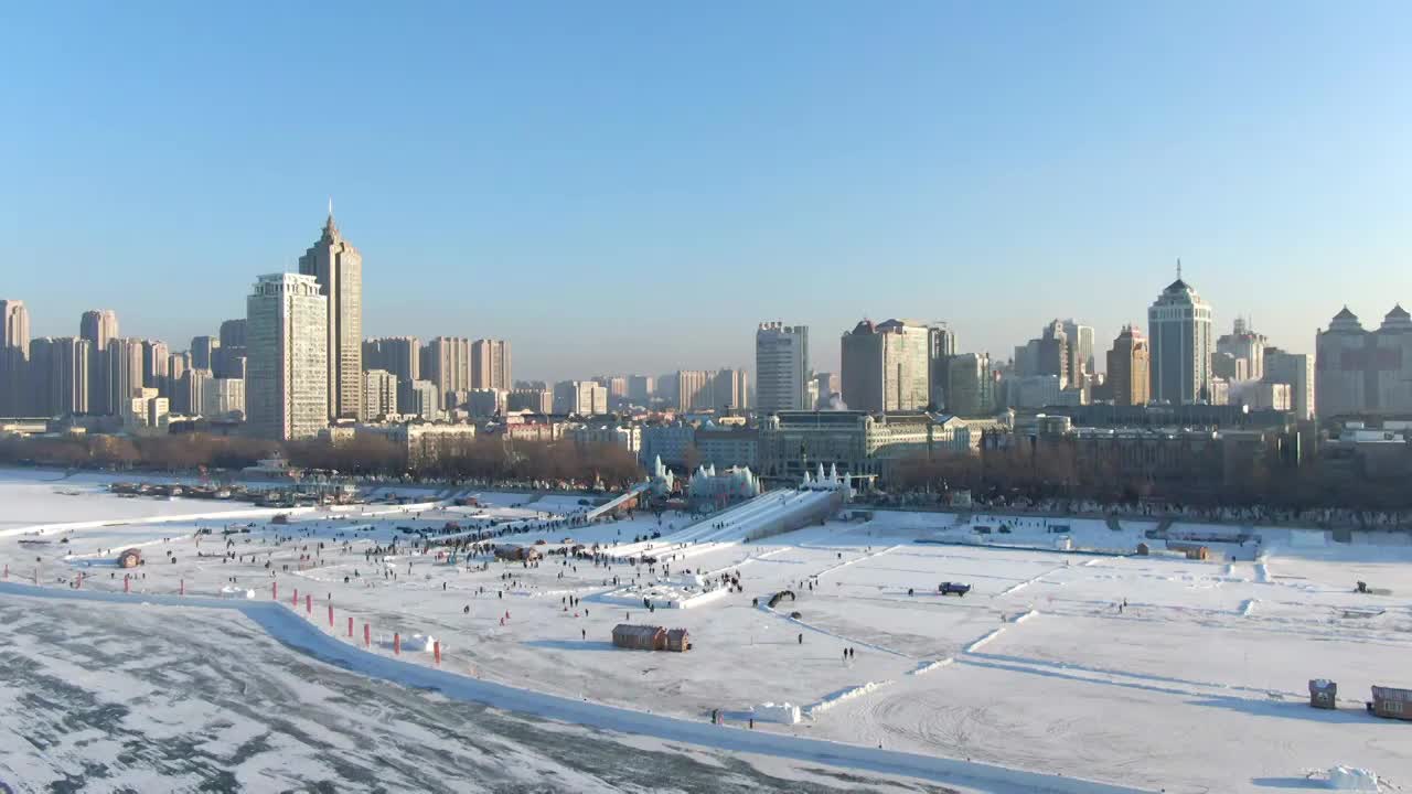 冰雪乐园 游乐园 哈尔滨松花江冰雪嘉年华视频素材