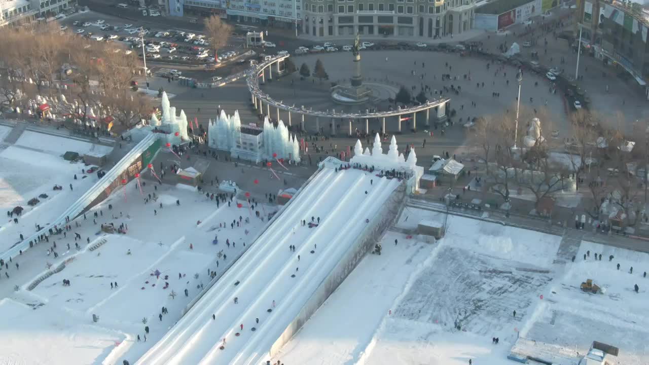 冰雪乐园 游乐园 哈尔滨松花江冰雪嘉年华视频素材