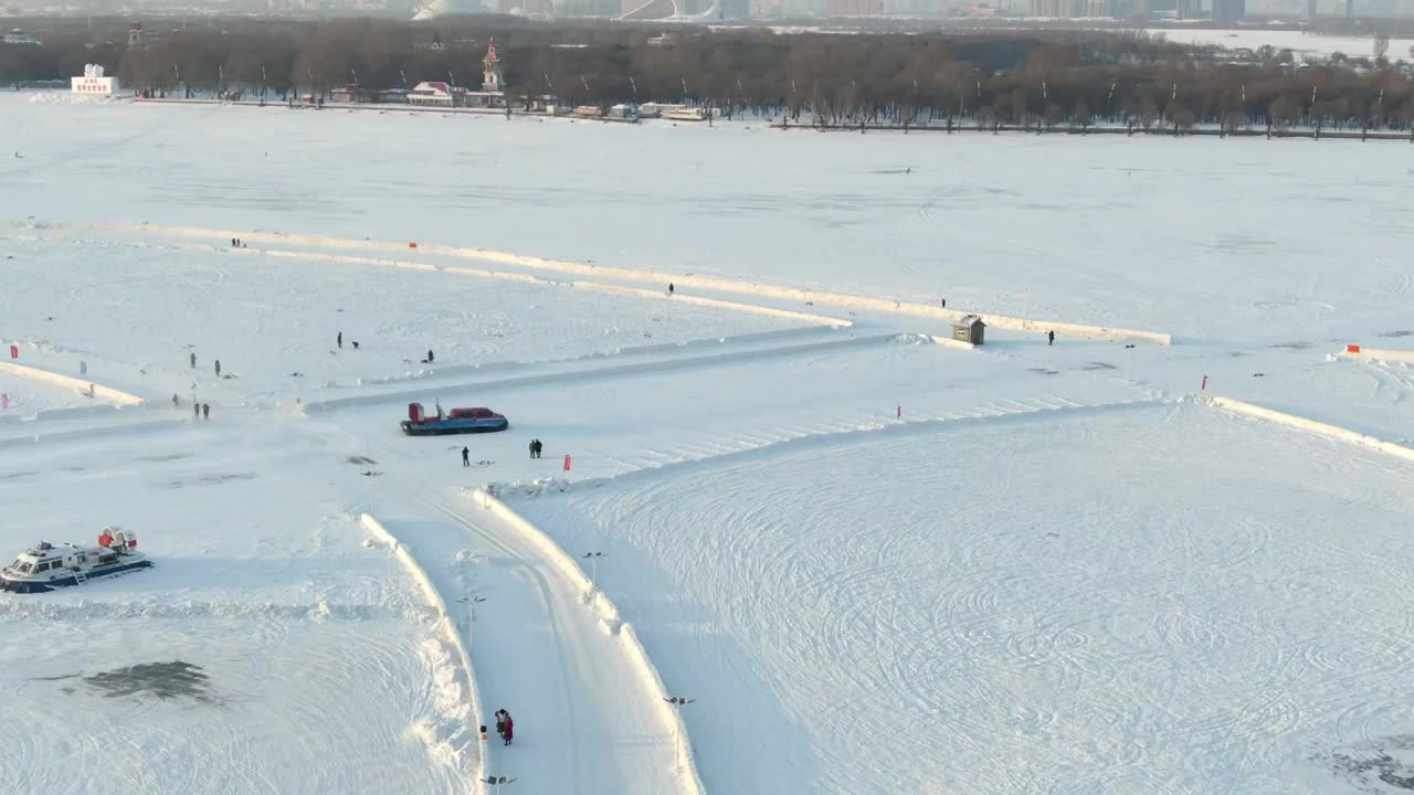 冰雪乐园 游乐园 哈尔滨松花江冰雪嘉年华视频素材