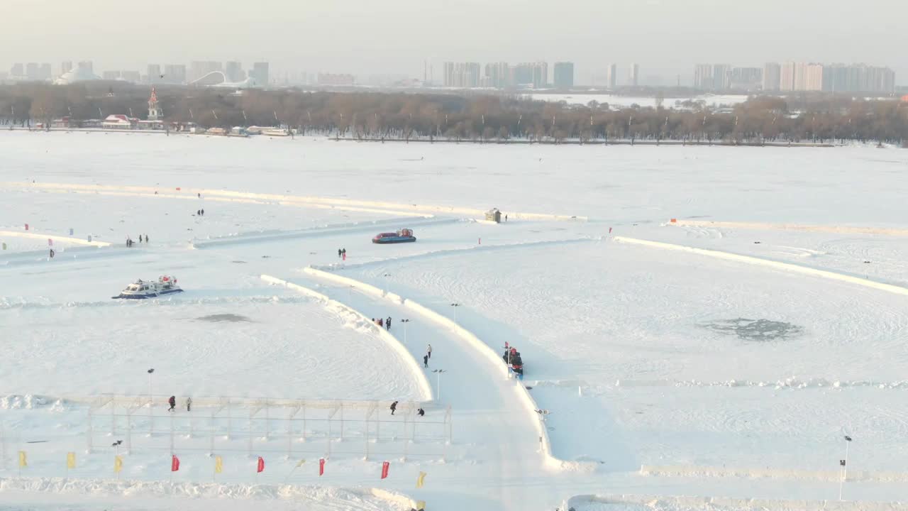 冰雪乐园 游乐园 哈尔滨松花江冰雪嘉年华视频素材