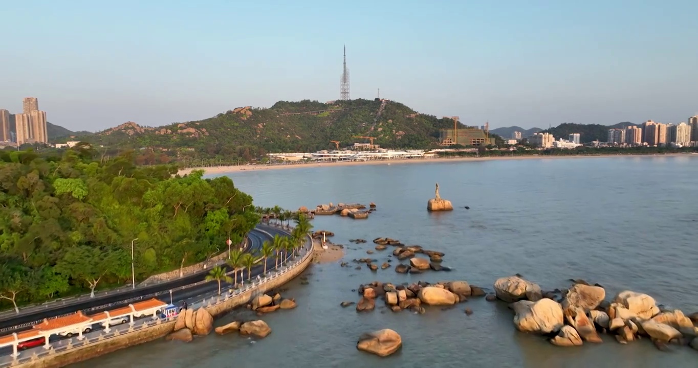 航拍空中鸟瞰珠海城市旅游打卡地标渔女像视频素材