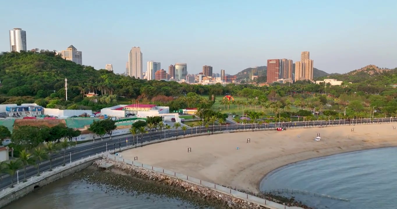 航拍空中鸟瞰珠海海边城市市民游客休闲度假旅游打卡景观海滩视频素材