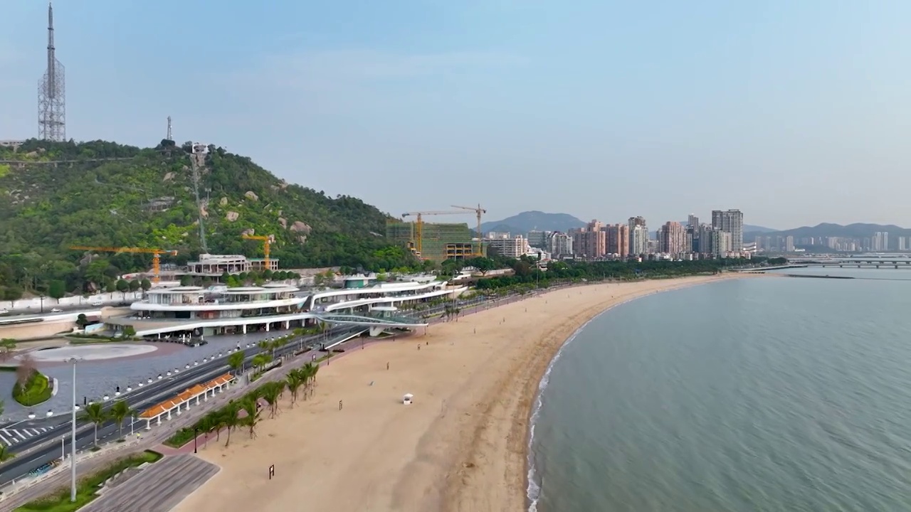 航拍空中鸟瞰珠海海边城市市民游客休闲度假旅游打卡景观海滩视频素材