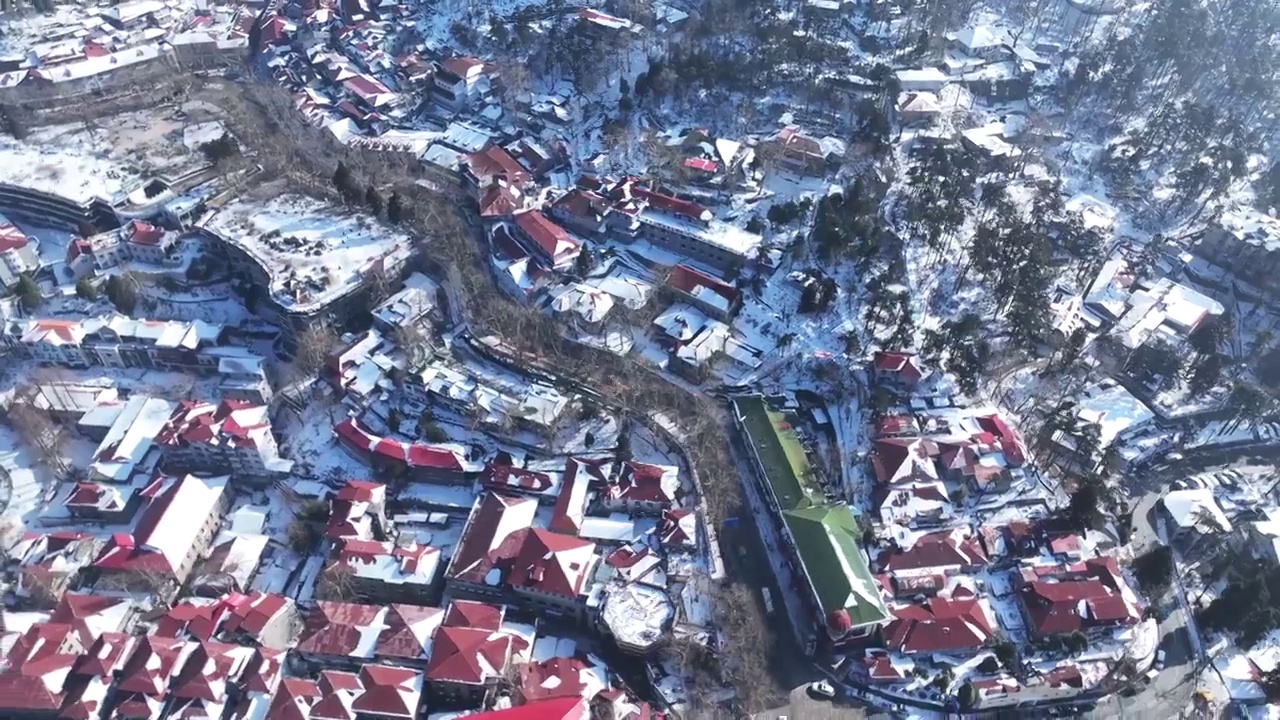 航拍江西九江庐山山顶牯岭镇冬天雪景视频素材