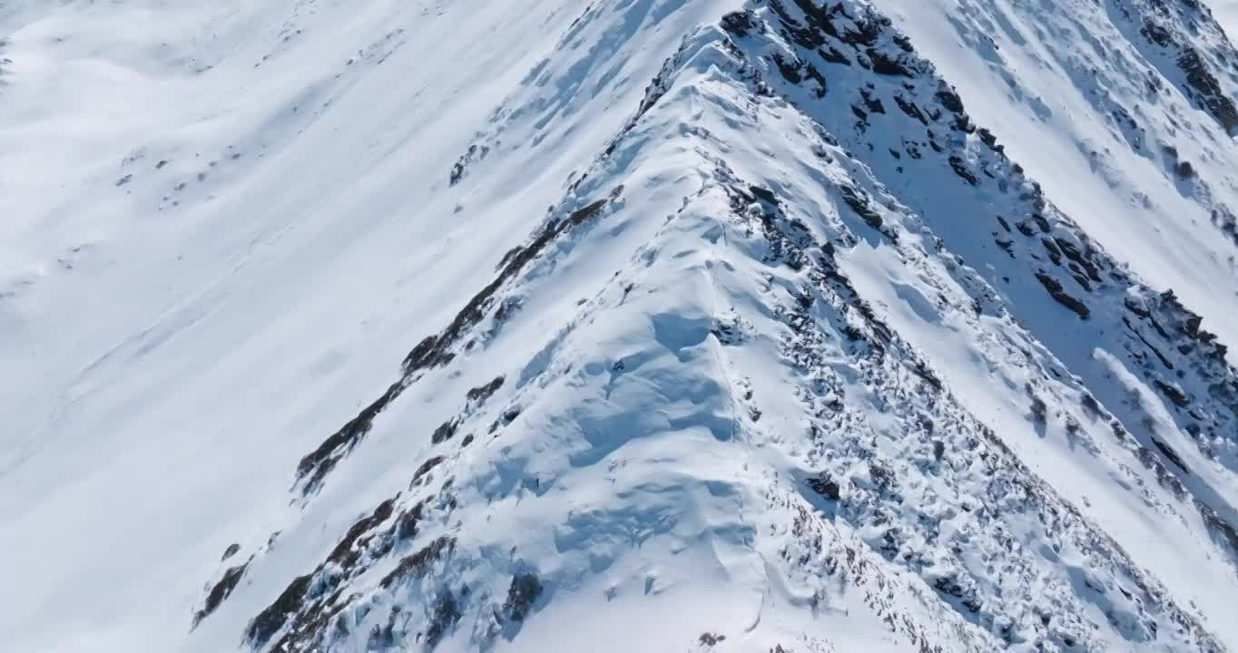 航拍夹金山冬季雪山风景冰天雪地视频素材