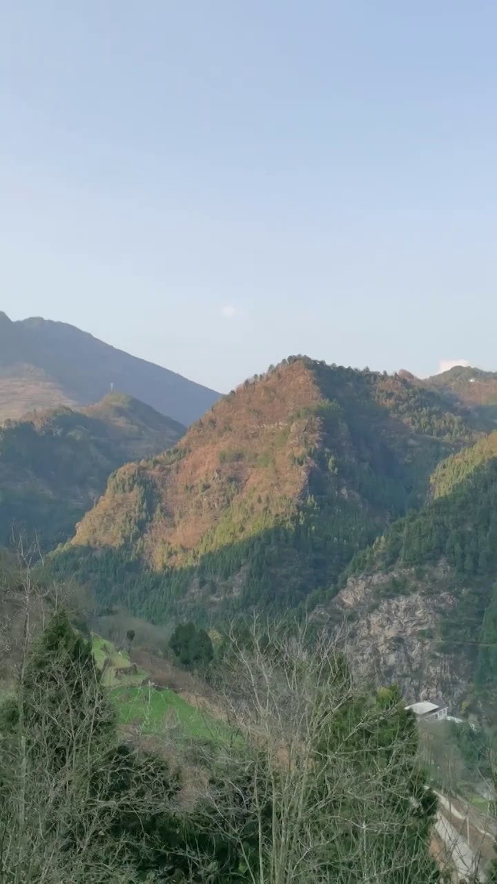 冬天广元市朝天区大滩镇的山区山村风光视频素材