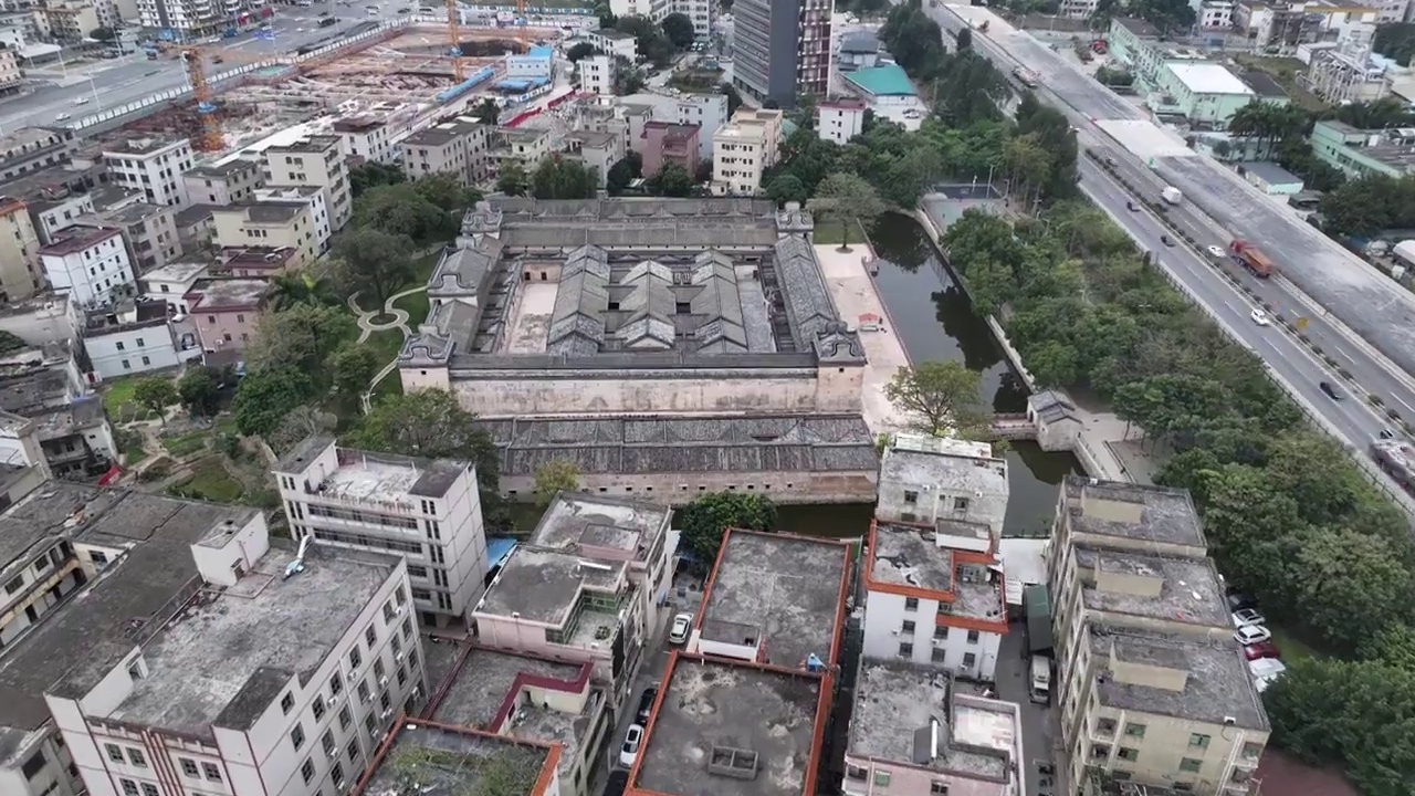 广东省深圳市坪山区坑梓街道龙田世居客家围屋航拍视频素材