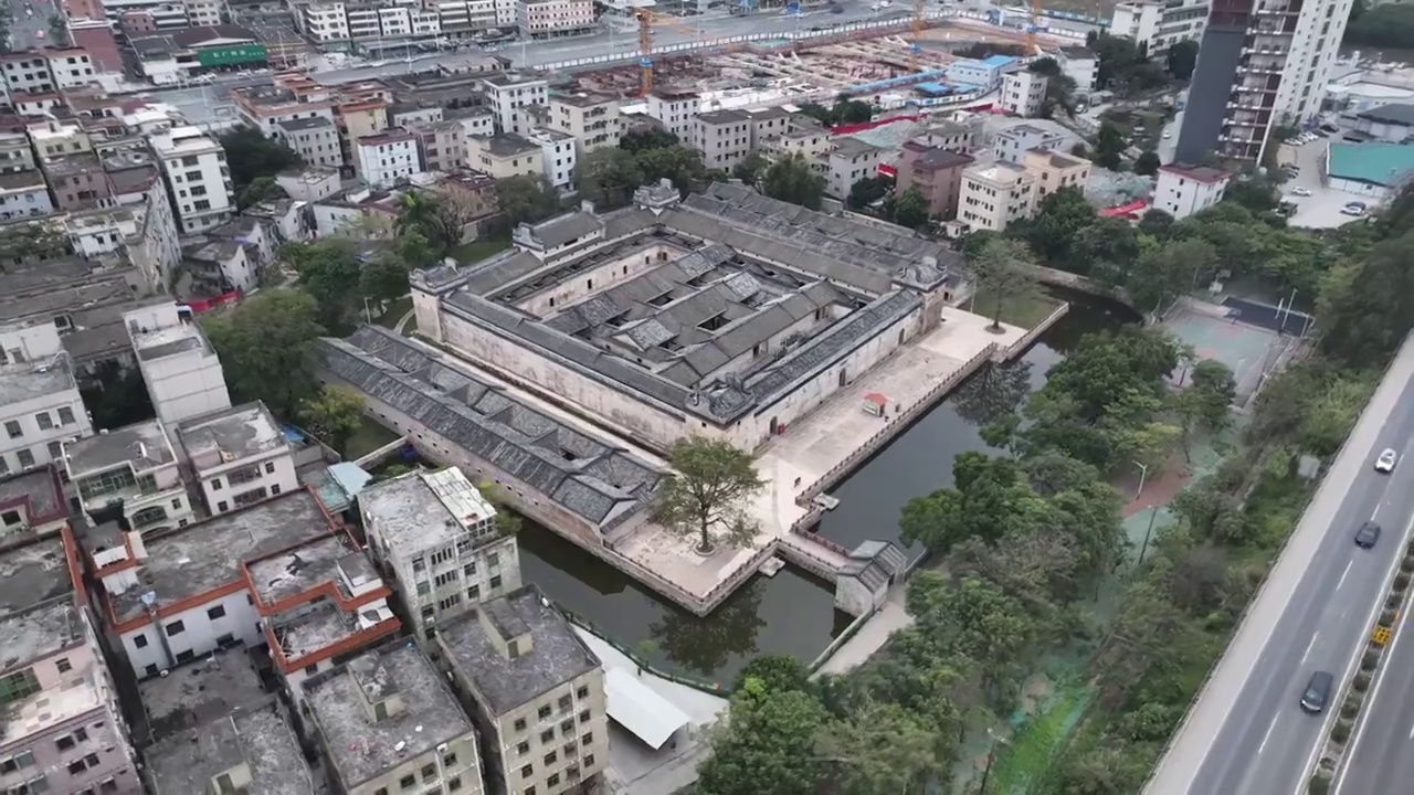 广东省深圳市坪山区坑梓街道龙田世居客家围屋航拍视频素材