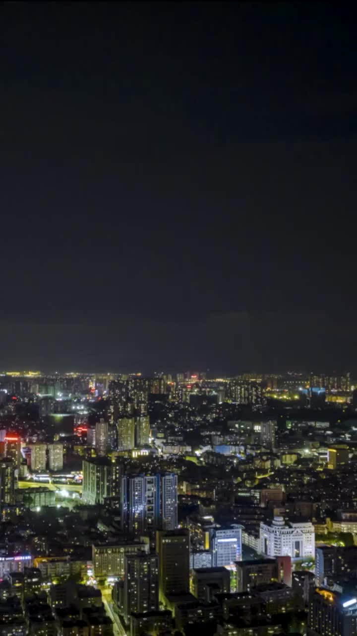 高清竖屏延时航拍南宁市区夜晚闪电景象视频素材