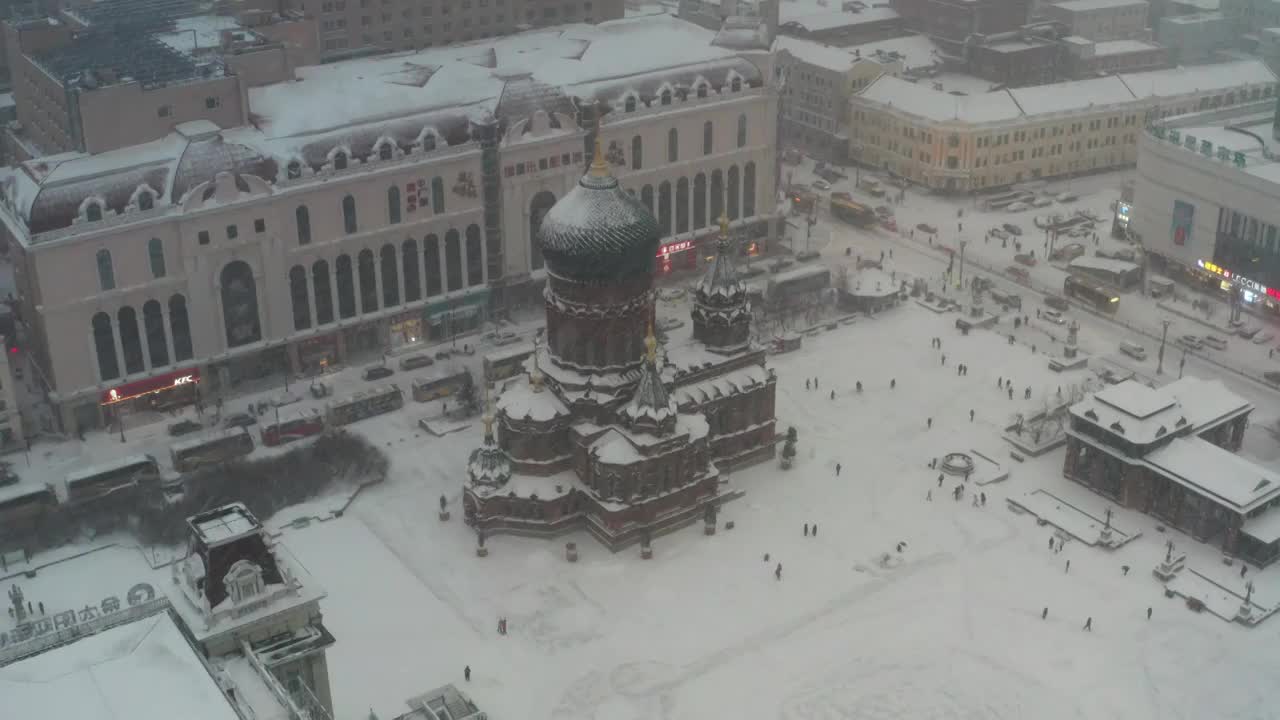 哈尔滨圣索菲亚教堂下雪航拍视频素材