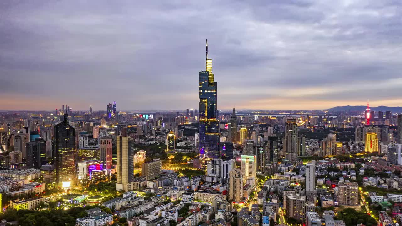 航拍南京紫峰大厦夜景视频素材