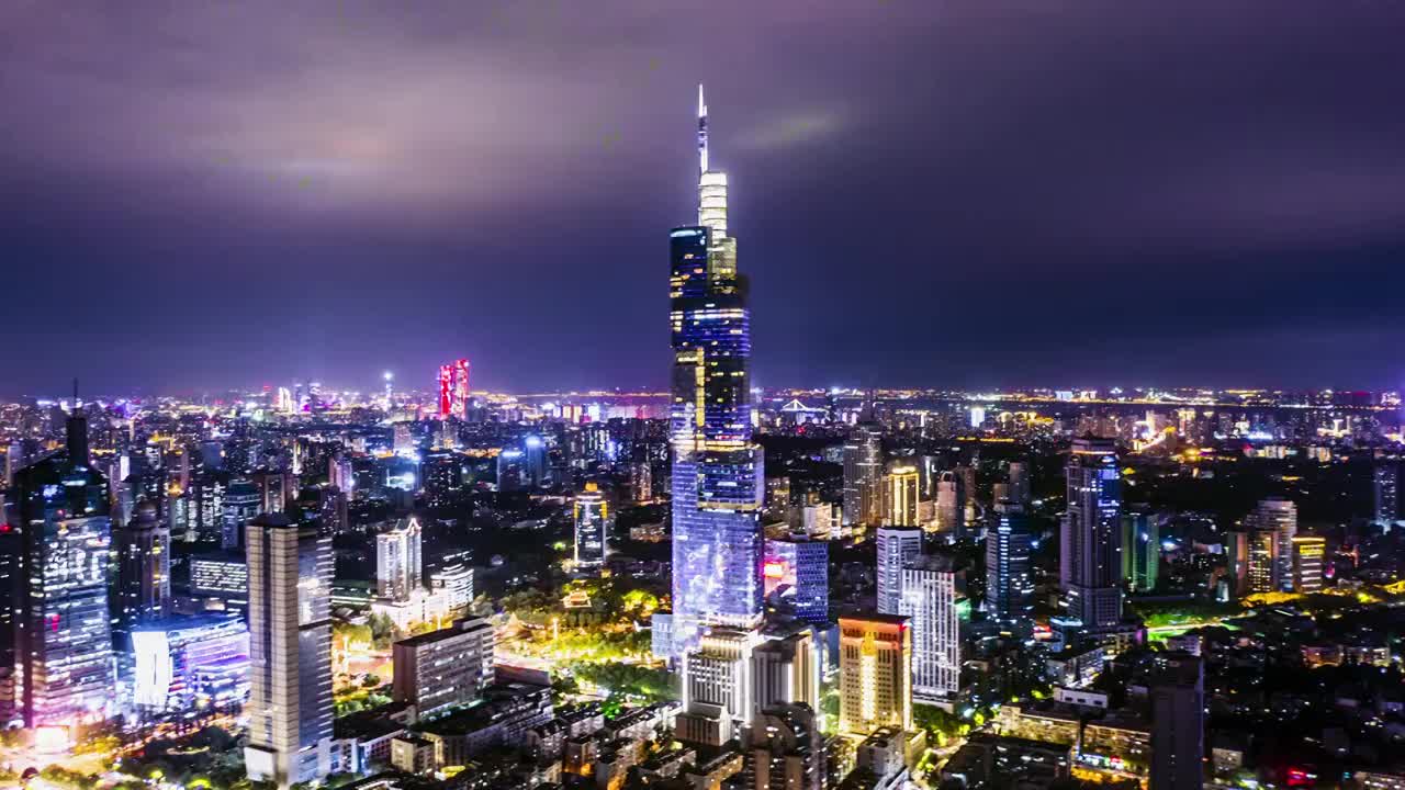 航拍南京紫峰大厦夜景视频素材