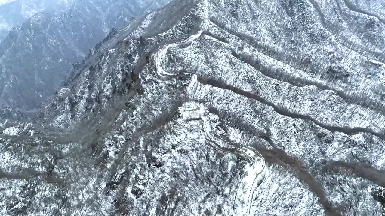 航拍冬季北京箭扣长城雪景视频素材