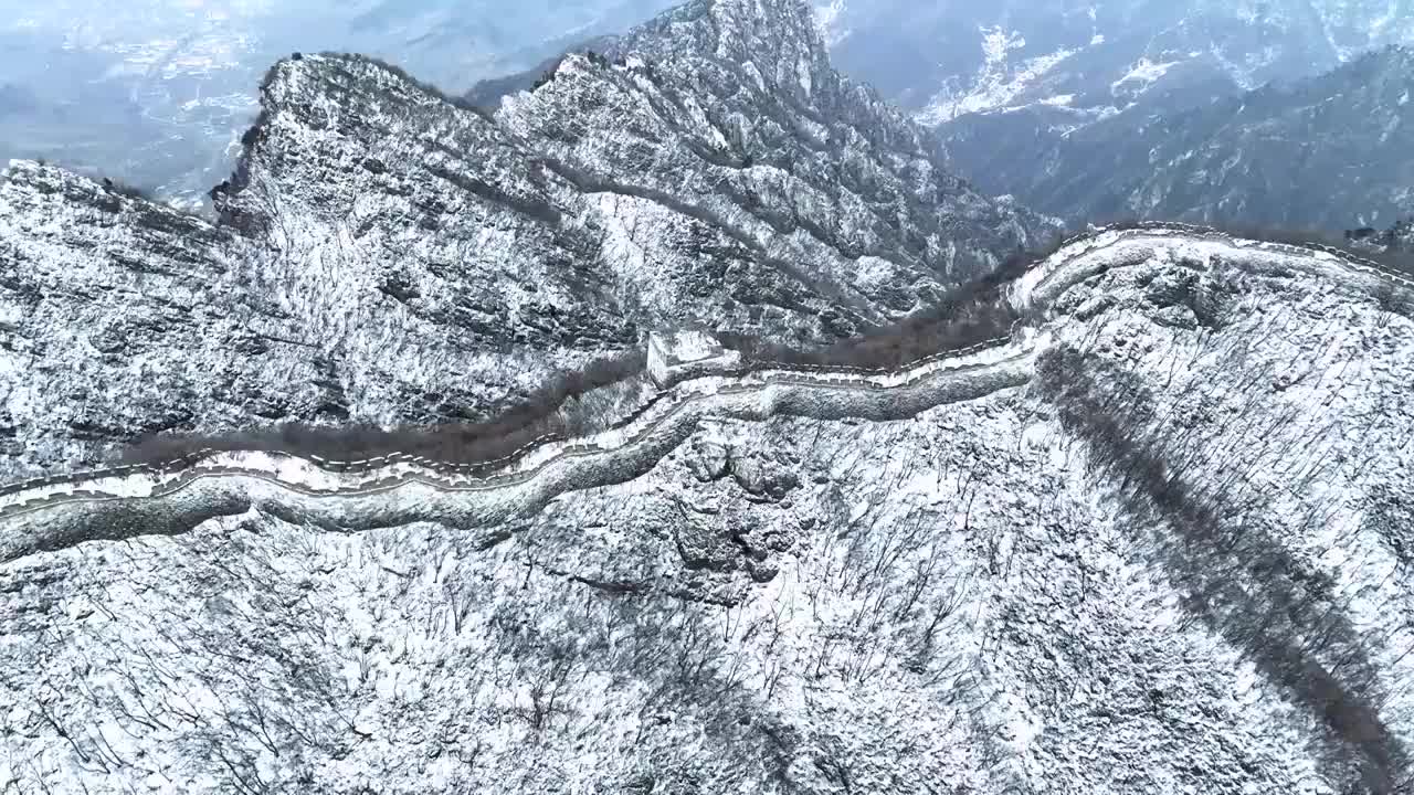 航拍冬季北京箭扣长城雪景视频素材