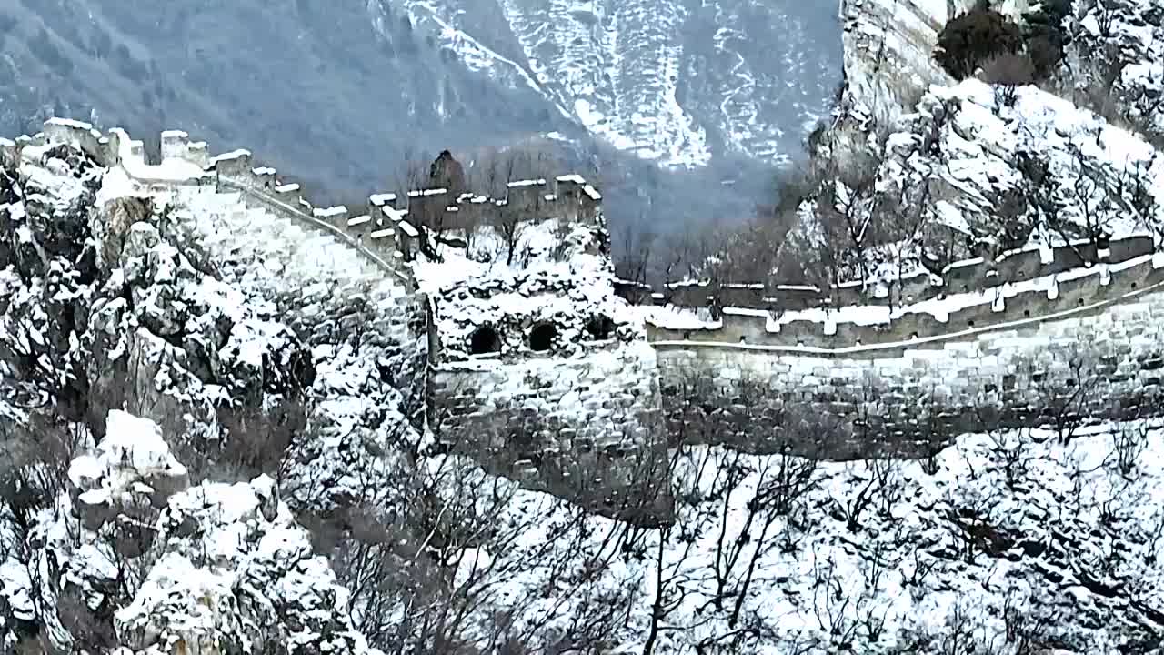 航拍冬季北京箭扣长城雪景视频素材