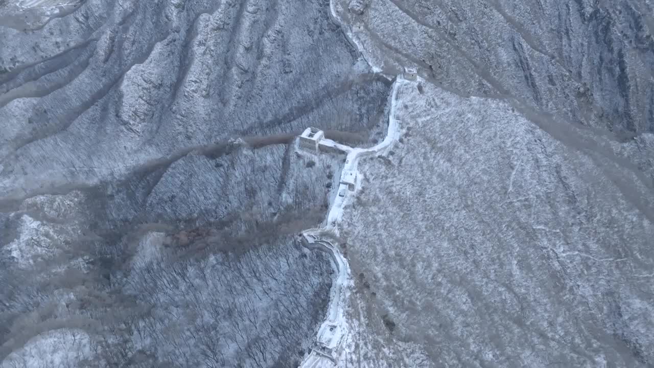 航拍冬季北京箭扣长城雪景视频素材