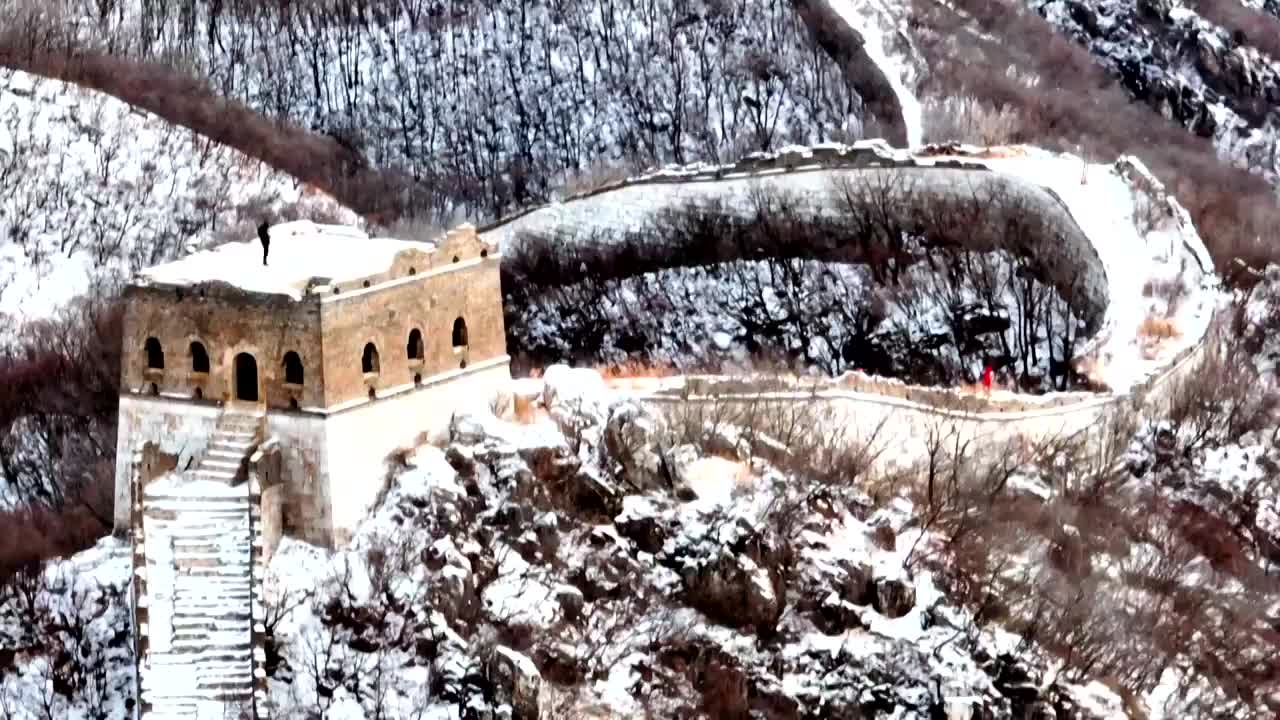 航拍冬季北京箭扣长城雪景视频素材