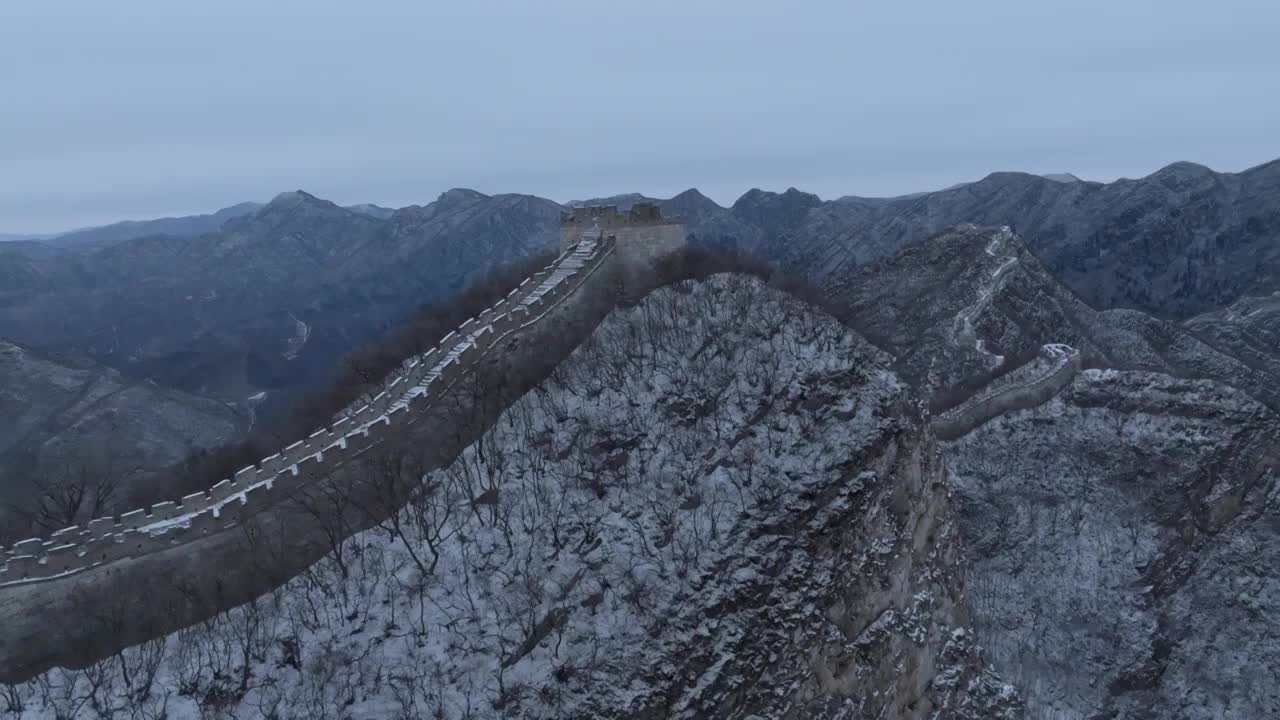 航拍冬季北京箭扣长城雪景视频素材