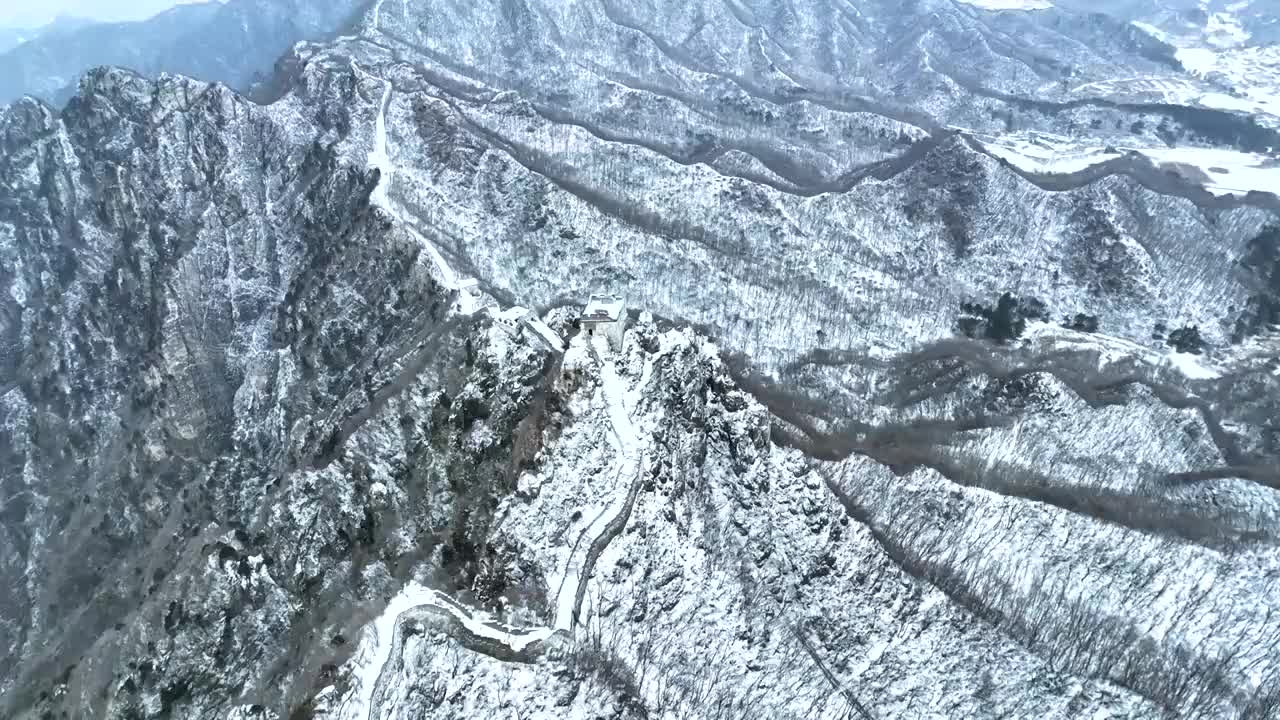 航拍冬季北京箭扣长城雪景视频素材