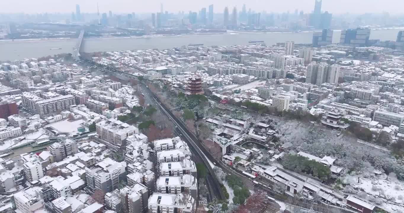 武汉黄鹤楼公园冬季雪景风光视频素材