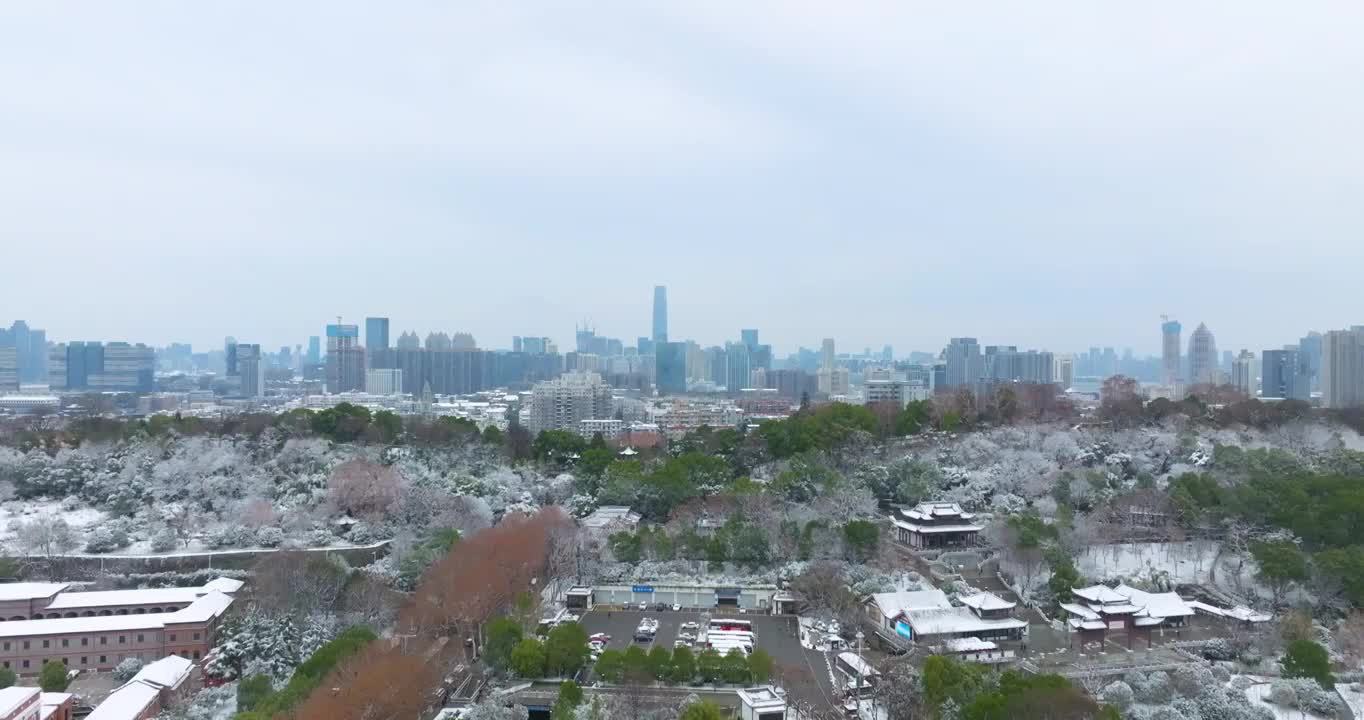 武汉黄鹤楼公园冬季雪景风光视频素材