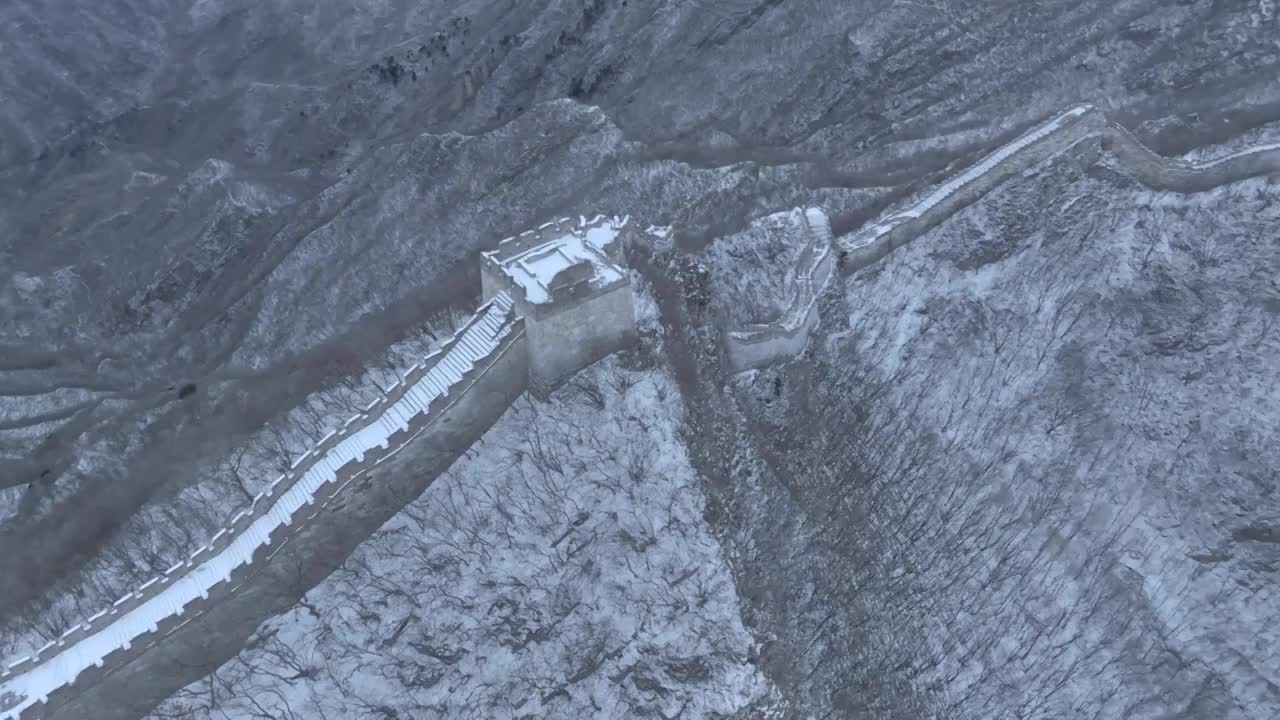 航拍冬季北京箭扣长城雪景视频素材