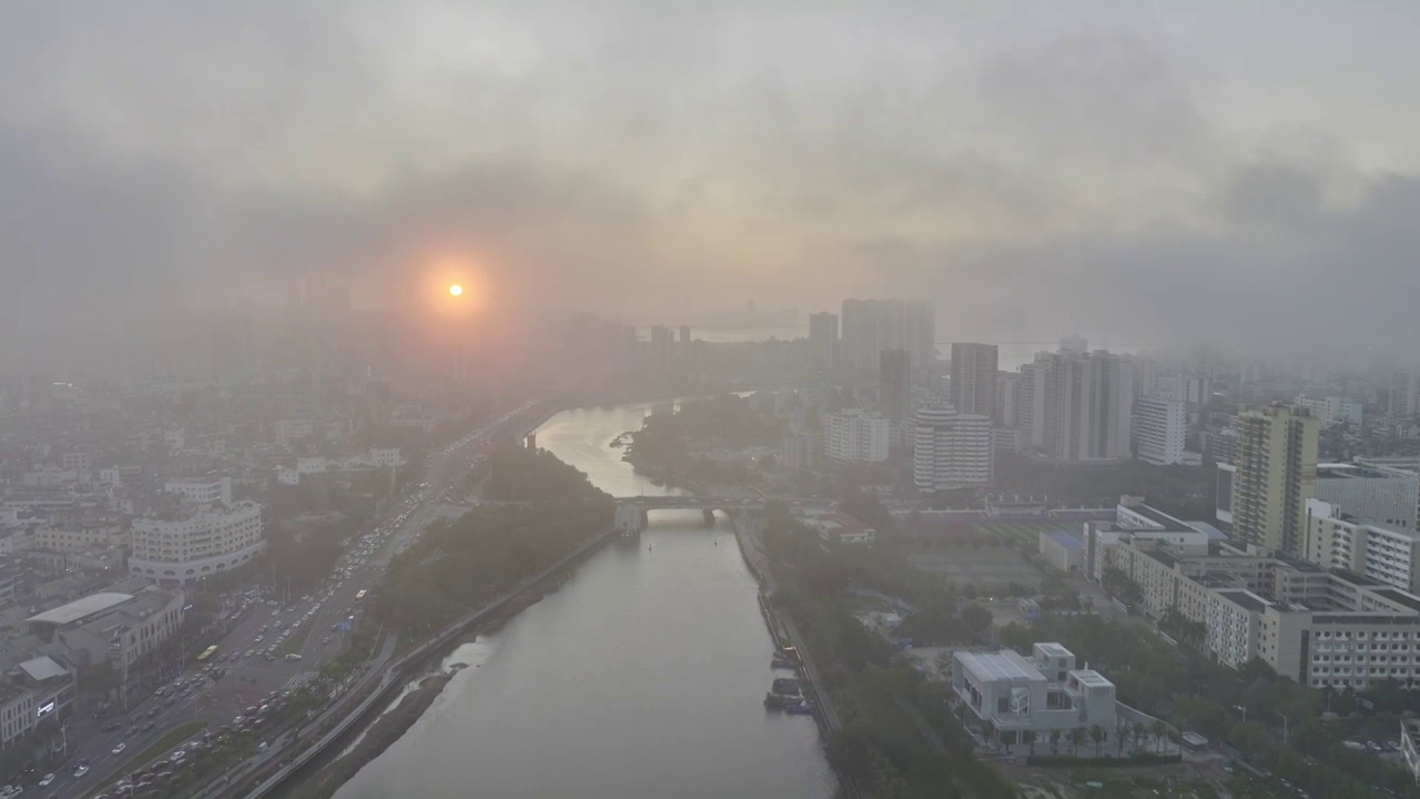 航拍海口海甸河落日余晖视频素材