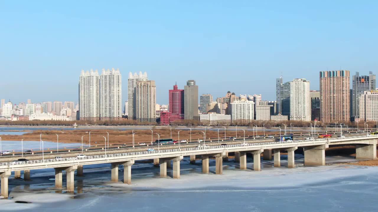 松花江 公路大桥 车流视频素材