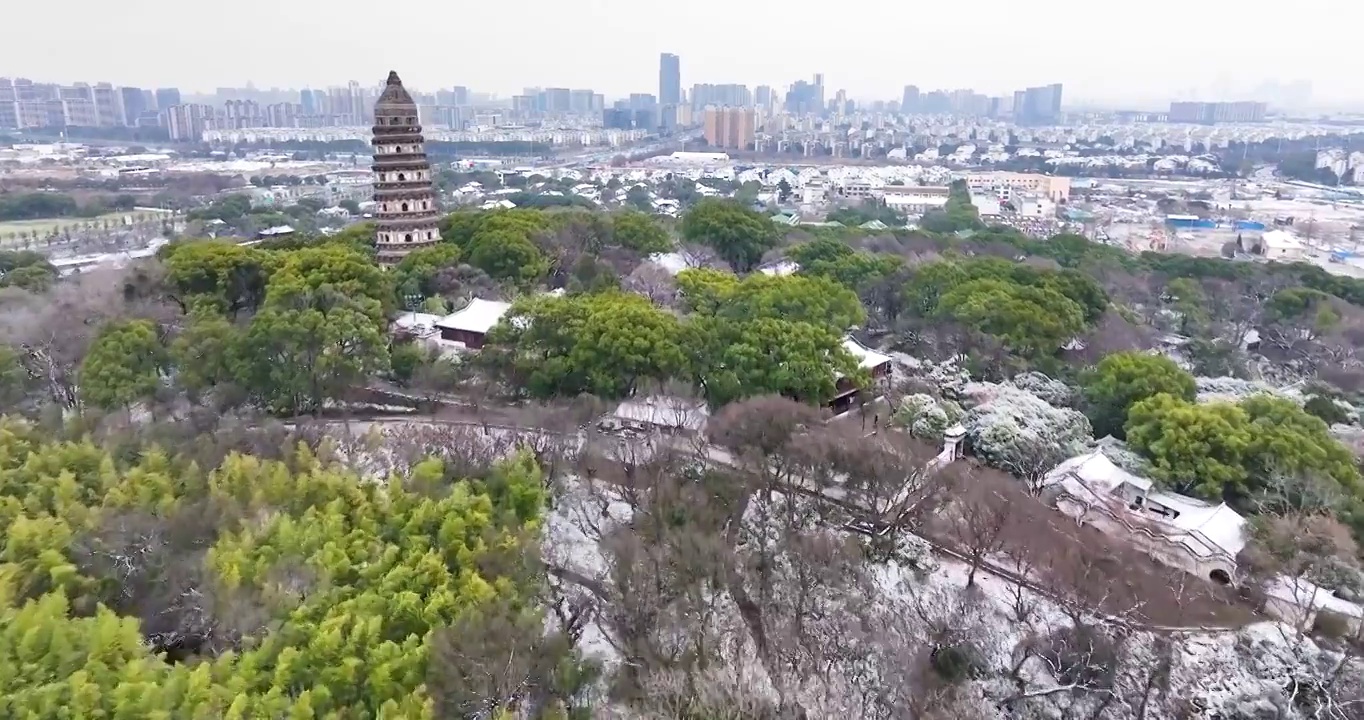 航拍雪后的苏州虎丘风景名胜区视频素材