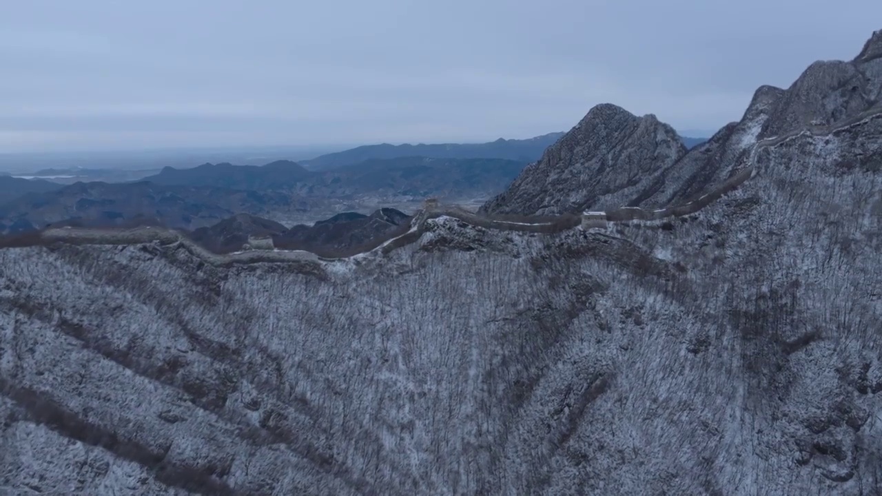 航拍冬季北京箭扣长城雪景视频素材