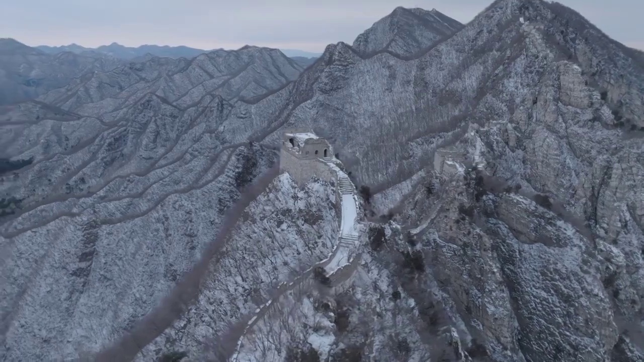 航拍冬季北京箭扣长城雪景视频素材