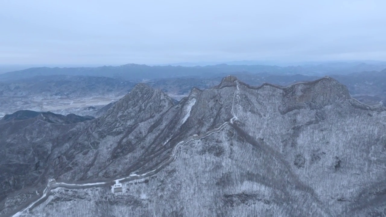 航拍冬季北京箭扣长城雪景视频素材