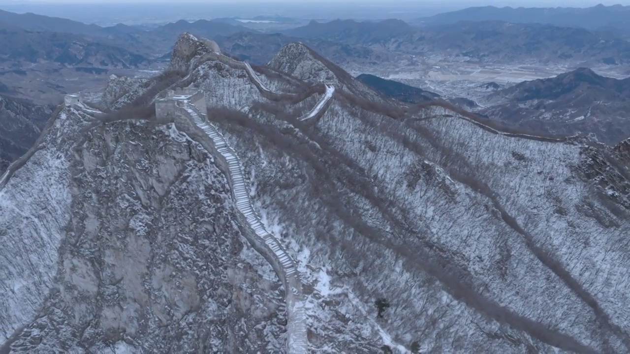 航拍冬季北京箭扣长城雪景视频素材