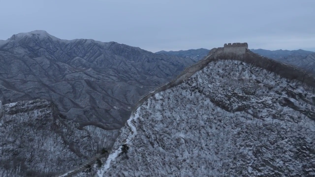 航拍冬季北京箭扣长城雪景视频素材