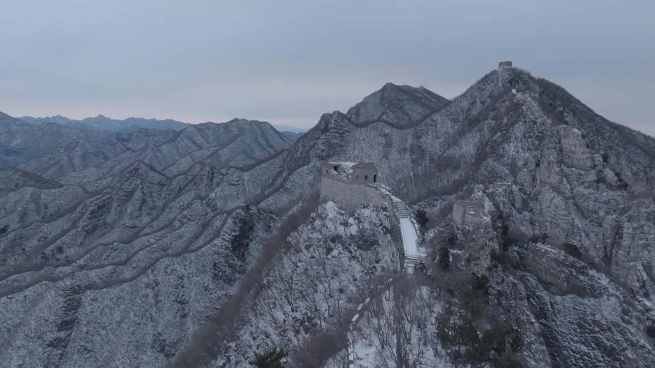 航拍冬季北京箭扣长城雪景视频素材