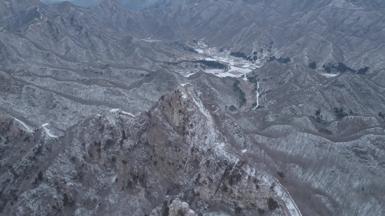 航拍冬季北京箭扣长城雪景视频素材