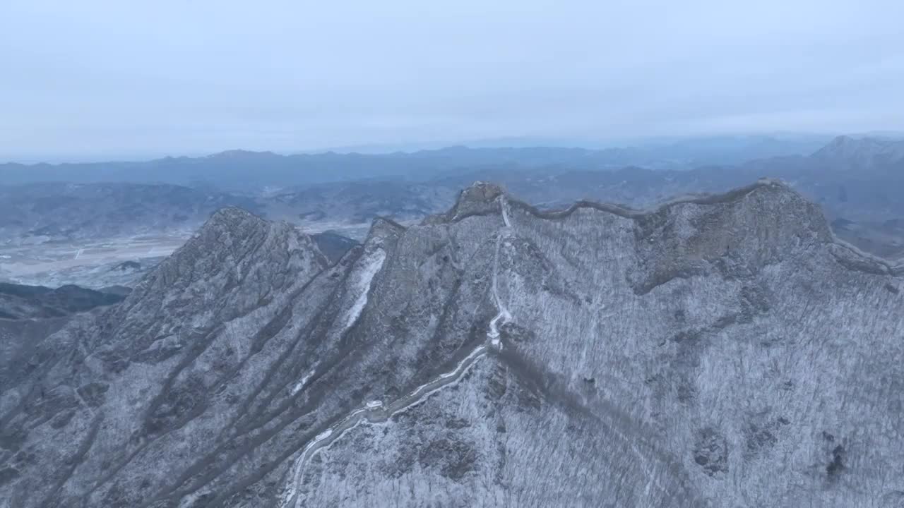 航拍冬季北京箭扣长城雪景视频素材