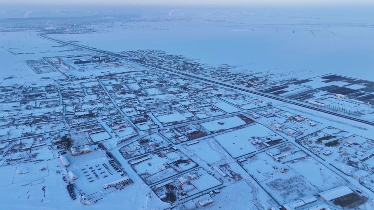 航拍呼伦贝尔雪原版画雪村视频素材