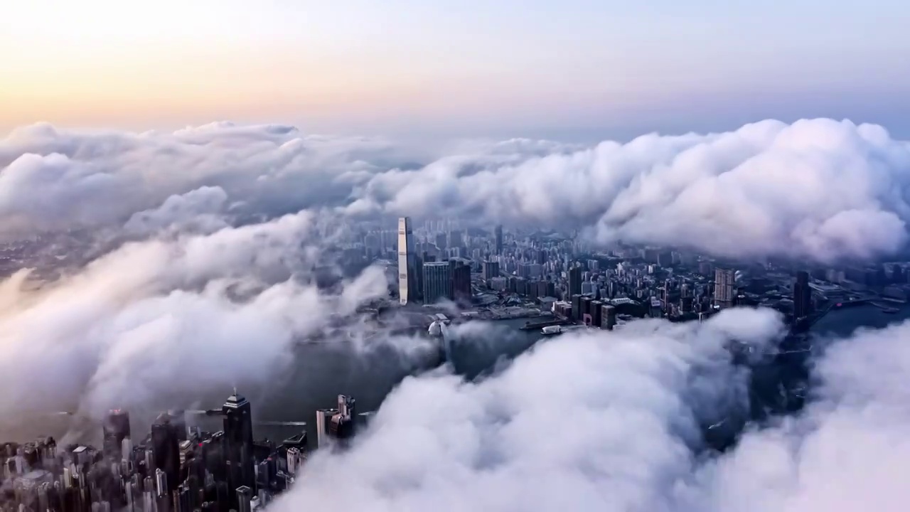 航拍香港城市建筑风光平流雾视频素材