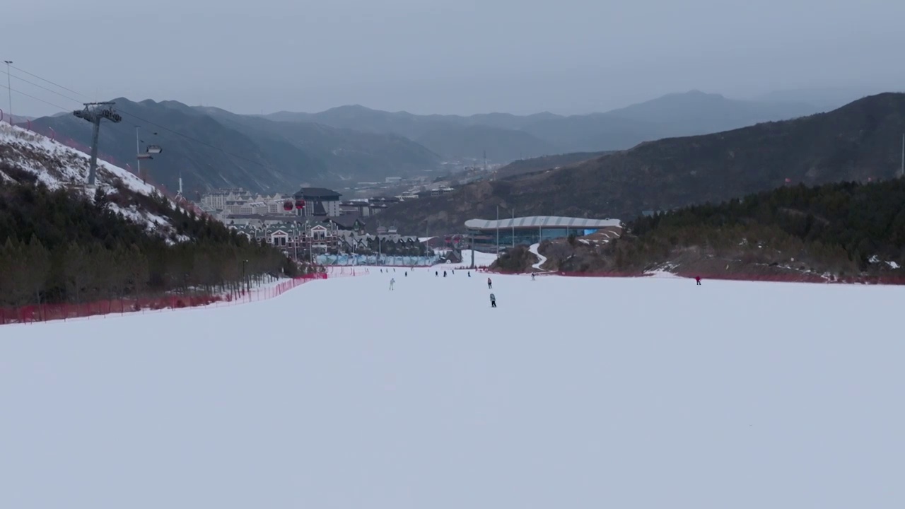 航拍冬季张家口崇礼富龙滑雪场视频素材