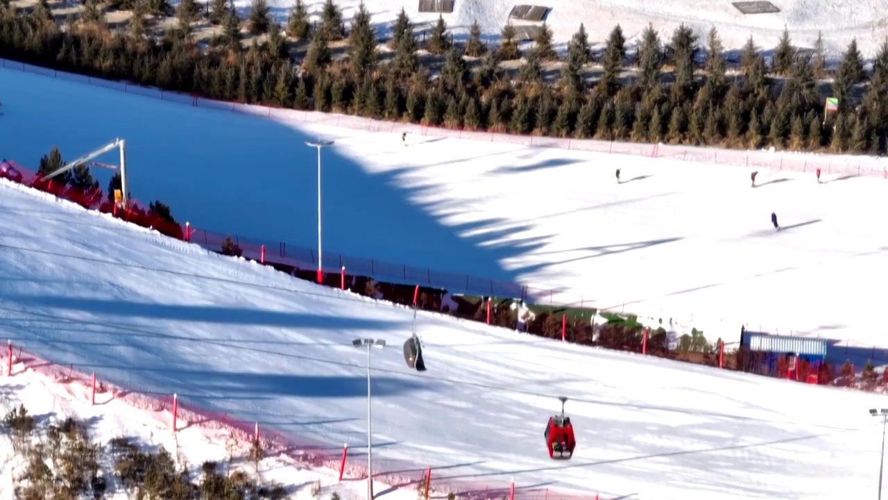 航拍冬季张家口崇礼富龙滑雪场视频素材