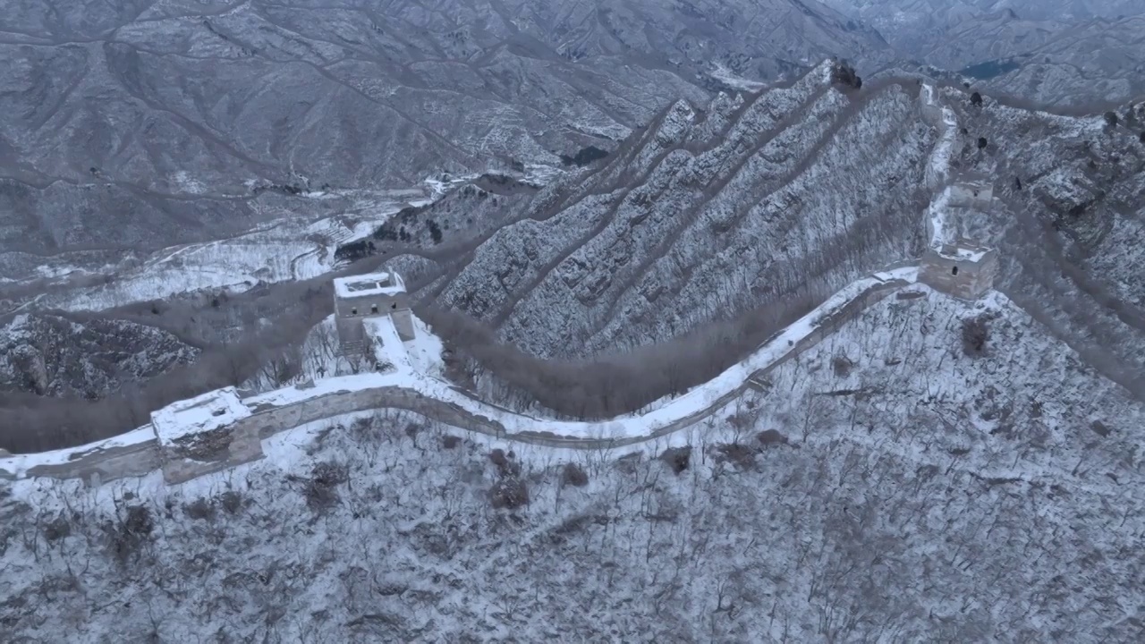 航拍冬季北京箭扣长城雪景视频素材